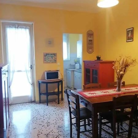 Bellissimo, Elegante Vicino Al Po Apartamento